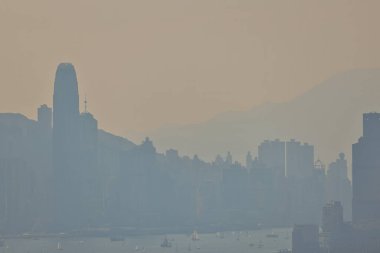 14 Kasım 2021 Kirlenmiş bir Hong Kong şehri, Kirliliğini gösteriyor