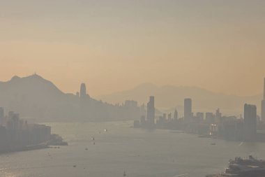 14 Kasım 2021 Kirlenmiş bir Hong Kong şehri, Kirliliğini gösteriyor