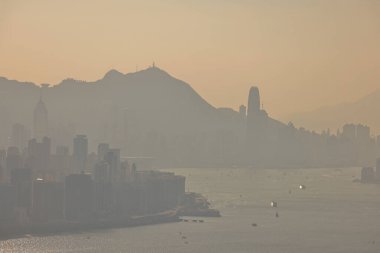 14 Kasım 2021 Kirlenmiş bir Hong Kong şehri, Kirliliğini gösteriyor