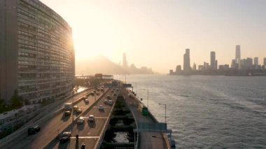 Causeway Bay North Point 'in günbatımındaki hava görüntüleri, Victoria Park, Hong Kong