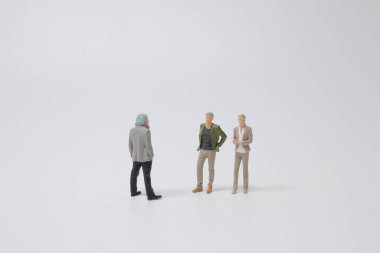 İş dünyasının minik figürü, patron ve sekreter.