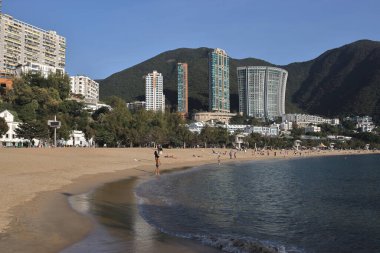 27 Kasım 2021, güneşli bir gün, Repulse Körfezi, Hong Kong 'daki ünlü halk plajı.
