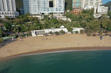 27 Kasım 2021, güneşli bir gün, Repulse Körfezi, Hong Kong 'daki ünlü halk plajı.