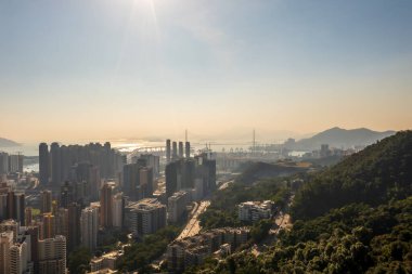 28 Kasım 2021 Taşkesiciler Köprüsü ve Hong Kong 'daki Tsing sha karayolu.