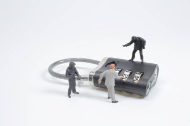 hırsız adam minyatür şekil kavramı veri çalmak