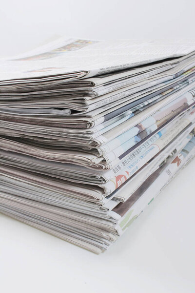 стопка газет, стопка газет на заднем плане 