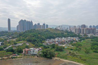 19 Aralık 2021 Hong Kong kırsal kesim ve Yuen Long kasabası.