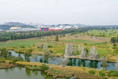 19 Aralık 2021 Yuen Long 'daki Nam Sang Wai' de insansız hava aracı tarafından çekilen güzel doğal manzara.