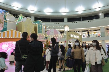 22 Aralık 2021, New Town Plaza alışveriş merkezinde noel süslemeleri..