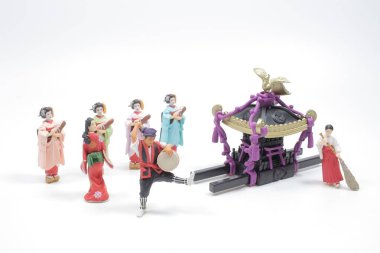 Geleneksel Japon dansı, geleneksel Japon festivalinin geçit töreni.