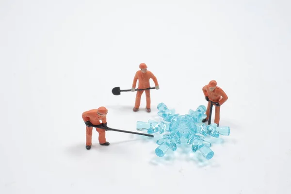 Small Gorup Figure Worker Sweep Snow — Fotografia de Stock