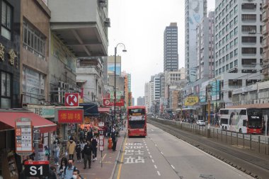 25 Aralık 2021 Castle Peak Yolu Yuen Long Town 'un ana yoludur..