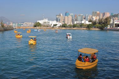 30 Aralık 2021 Kuzey İskelesi 'ndeki pedal botu, Wan Chai, h