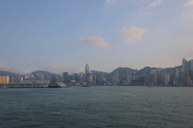 30 Aralık 2021 Hong Kong Viktorya Limanı, Victoria Limanı 'nın batısı..