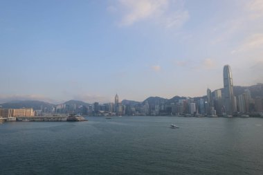 30 Aralık 2021 Hong Kong Viktorya Limanı, Victoria Limanı 'nın batısı..