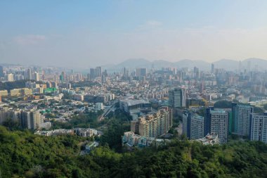8 Ocak 2022 Beacon Hill eteklerinin altında, Kowloon şehri manzarası, hk