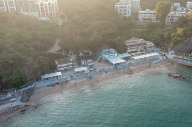 16 Ocak 2022 Silverstrand Sahili ve Yeşil Tepeler Manzarası