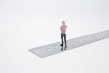 Metal kural üzerine özel bir teklifle gelen müşteri. 