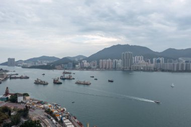 23 Ocak 2022 Kwun Tsai Hong Kon 'da kalabalık.