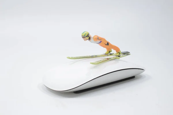 Mini Figura Salto Esqui Mouse — Fotografia de Stock