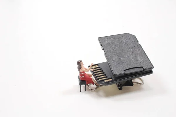 Mini Figure Play Card Grand Piano — Stock Photo, Image