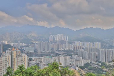 Shatin Hong Kong 'da kalabalık bir apartman.
