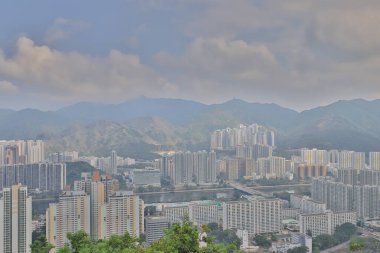 Shatin Hong Kong 'da kalabalık bir apartman.