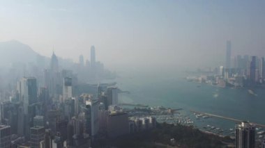 31 Aralık 2021 'de Hong Kong, Çin' deki Victoria Koyu 'nda.