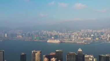 31 Aralık 2021 'de Hong Kong, Çin' deki Victoria Koyu 'nda.