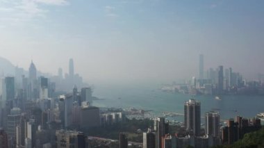 31 Aralık 2021 'de Hong Kong, Çin' deki Victoria Koyu 'nda.