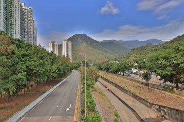 20 Nisan 2021 Yu Tung Yolu sokak manzarası, Tung Chung, Hong Kong