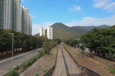 20 Nisan 2021 Yu Tung Yolu sokak manzarası, Tung Chung, Hong Kong