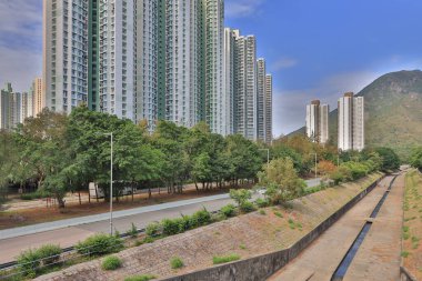 20 Nisan 2021 Yu Tung Yolu sokak manzarası, Tung Chung, Hong Kong