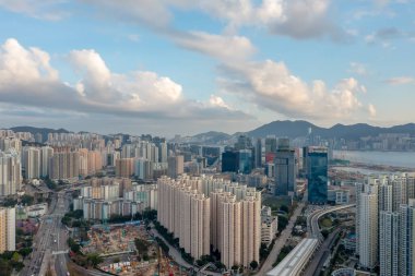 12 Mart 2022 Kowloon Körfezi Havadan Hong Kong manzaralı