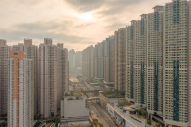 16 Mart 2022 Tseung Kwan O, Hong Kong 'da yüksek binalı apartman blokları