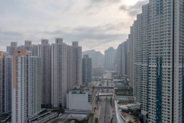 16 Mart 2022 Tseung Kwan O, Hong Kong 'da yüksek binalı apartman blokları