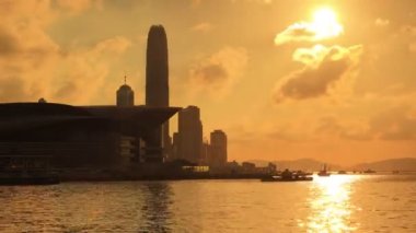 15 Mayıs 2021 Gün batımında Victoria Limanı 'nın kapısı