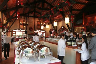 2 Ocak 2021 The Peak Loukout Restoranı, Heritage House, Hk.