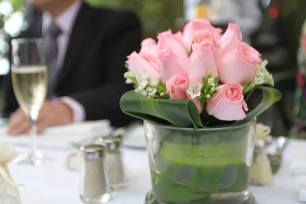 Gyönyörű Rózsaszín Bazsarózsa Virág Csokor Ünnepi Vagy Esküvői Háttér — Stock Fotó
