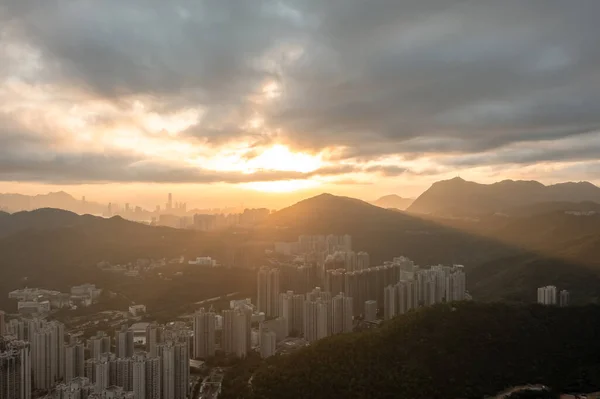 2022年3月31日香港日落时的城市景观 — 图库照片