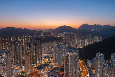 Hang Hau yerleşim alanının 4 Nisan 2022 Gece Görüşü, hk