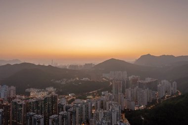 Hang Hau yerleşim alanının 4 Nisan 2022 Gece Görüşü, hk