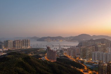 Hang Hau yerleşim alanının 4 Nisan 2022 Gece Görüşü, hk