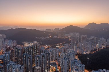 Hang Hau yerleşim alanının 4 Nisan 2022 Gece Görüşü, hk