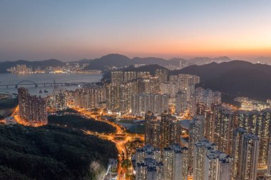 Hang Hau yerleşim alanının 4 Nisan 2022 Gece Görüşü, hk