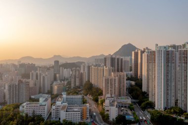 5 Nisan 2022, Sau Mau Ping, yeni bir kamu konutu.