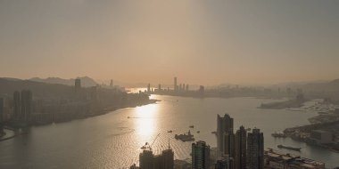 9 Nisan 2022 Akşam saatlerinde Victoria Limanı, Devil Peak manzarası