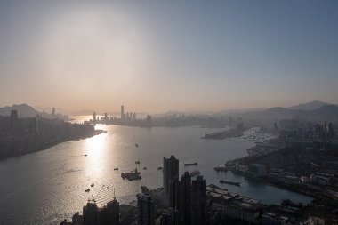 9 Nisan 2022 Akşam saatlerinde Victoria Limanı, Devil Peak manzarası