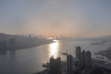 9 Nisan 2022 Akşam saatlerinde Victoria Limanı, Devil Peak manzarası