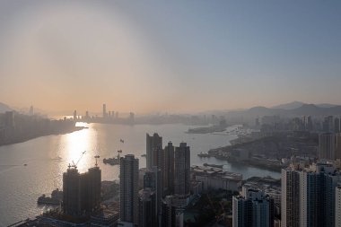 9 Nisan 2022 Akşam saatlerinde Victoria Limanı, Devil Peak manzarası